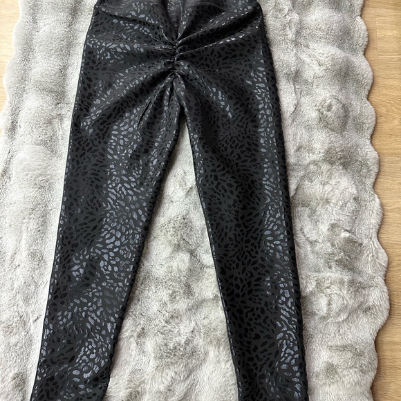 MiniBeast Black Leopard Print Leggings - Picture 4 of 6